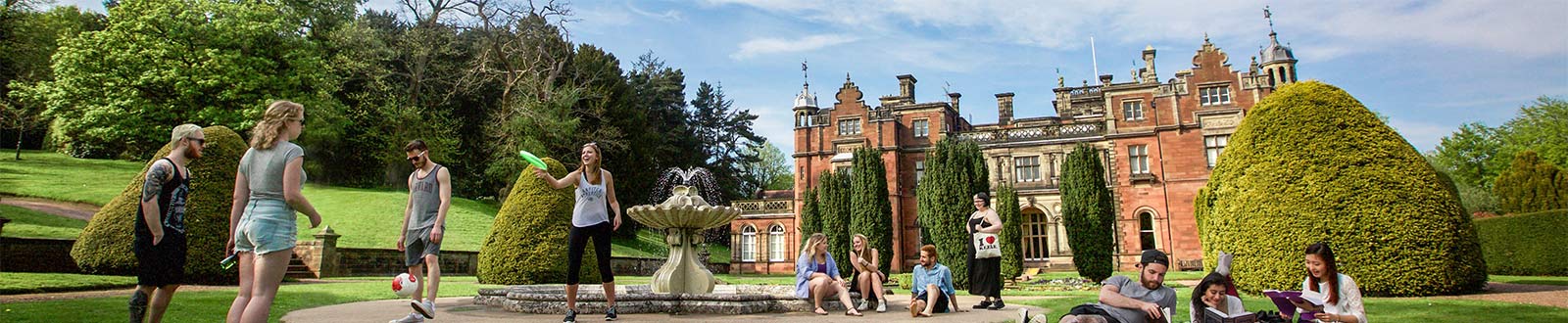 Students outside Keele Hall